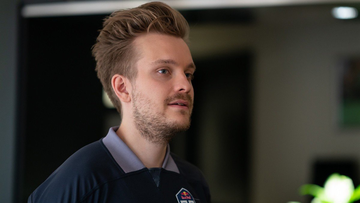 JerAx возобновил карьеру проигрока в Dota 2 после двух лет отдыха