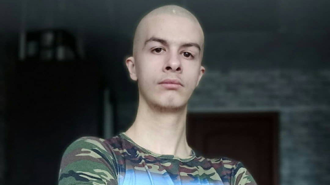 В Бердянске заминировали пять школ  преступники представляются известным российским блогером