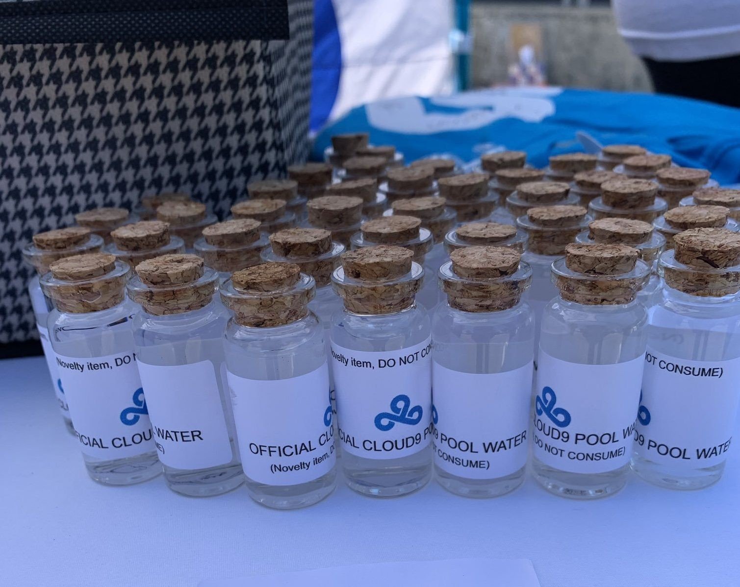 Следуя трендам Cloud9 выпустили воду в которой купались их игроки