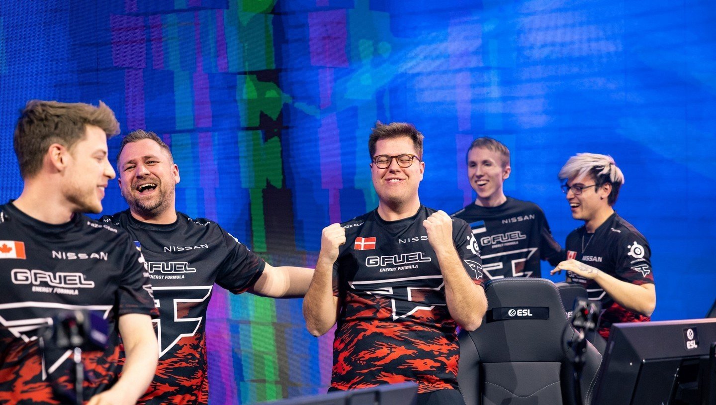 Опыт зарешает  прогноз на финальный матч EPL по CSGO между ENCE и FaZe