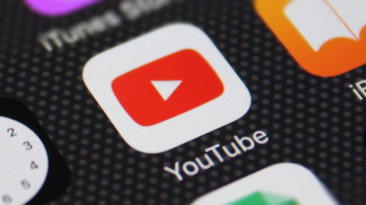 Крымский депутат предложил заблокировать YouTube в России на 10 лет