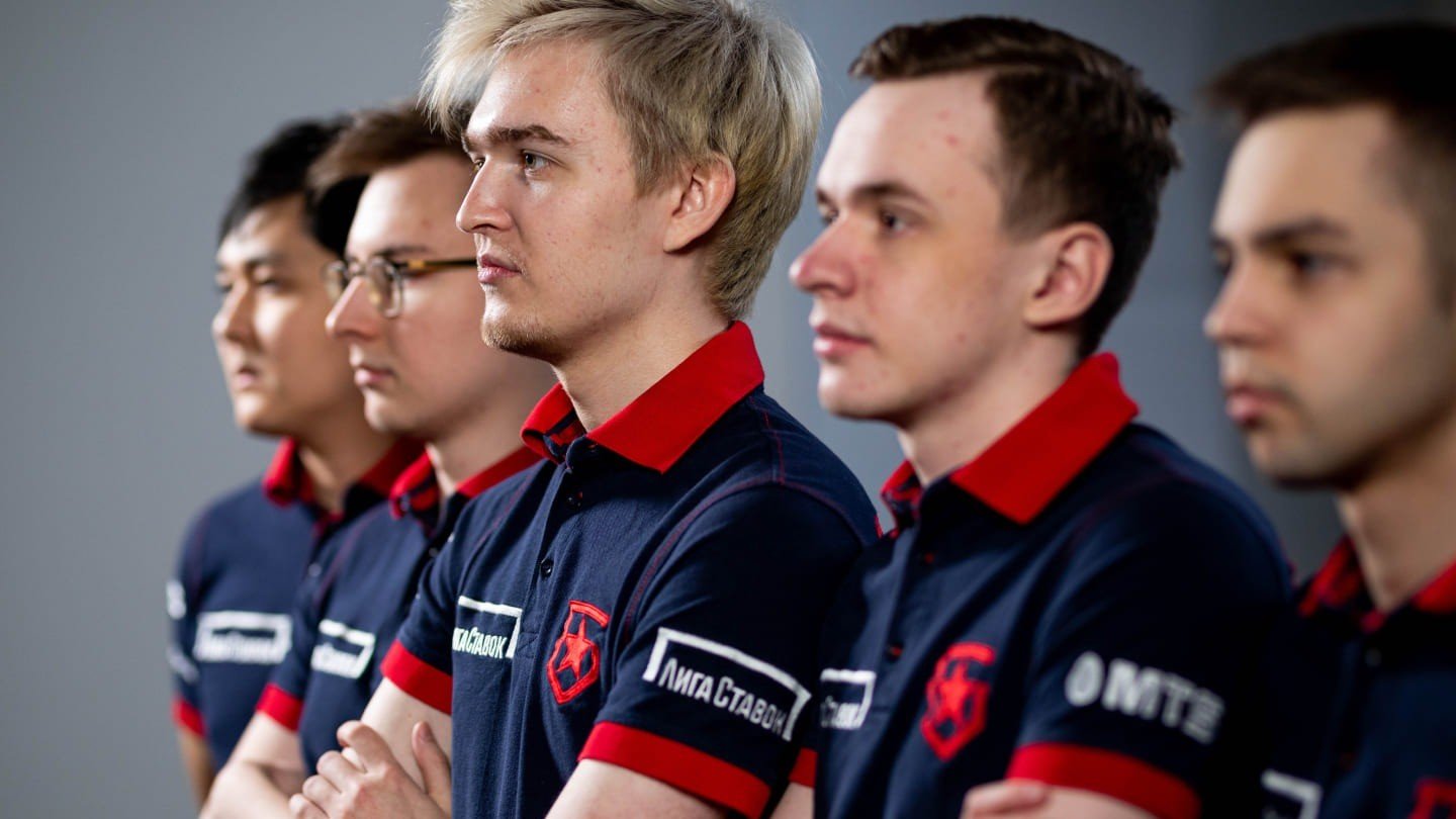 Игроки Gambit заработали на своем трансфере в Cloud9  они купили 1000 стикеров