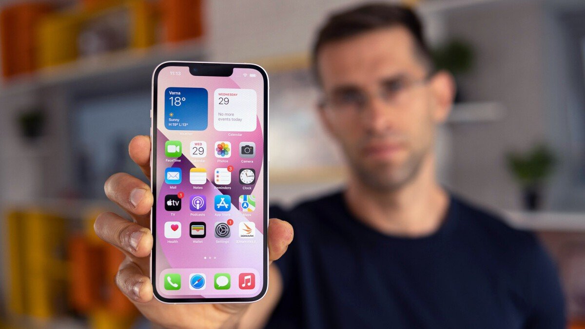 Стоимость iPhone может вырасти до  6 тысяч  и вот когда