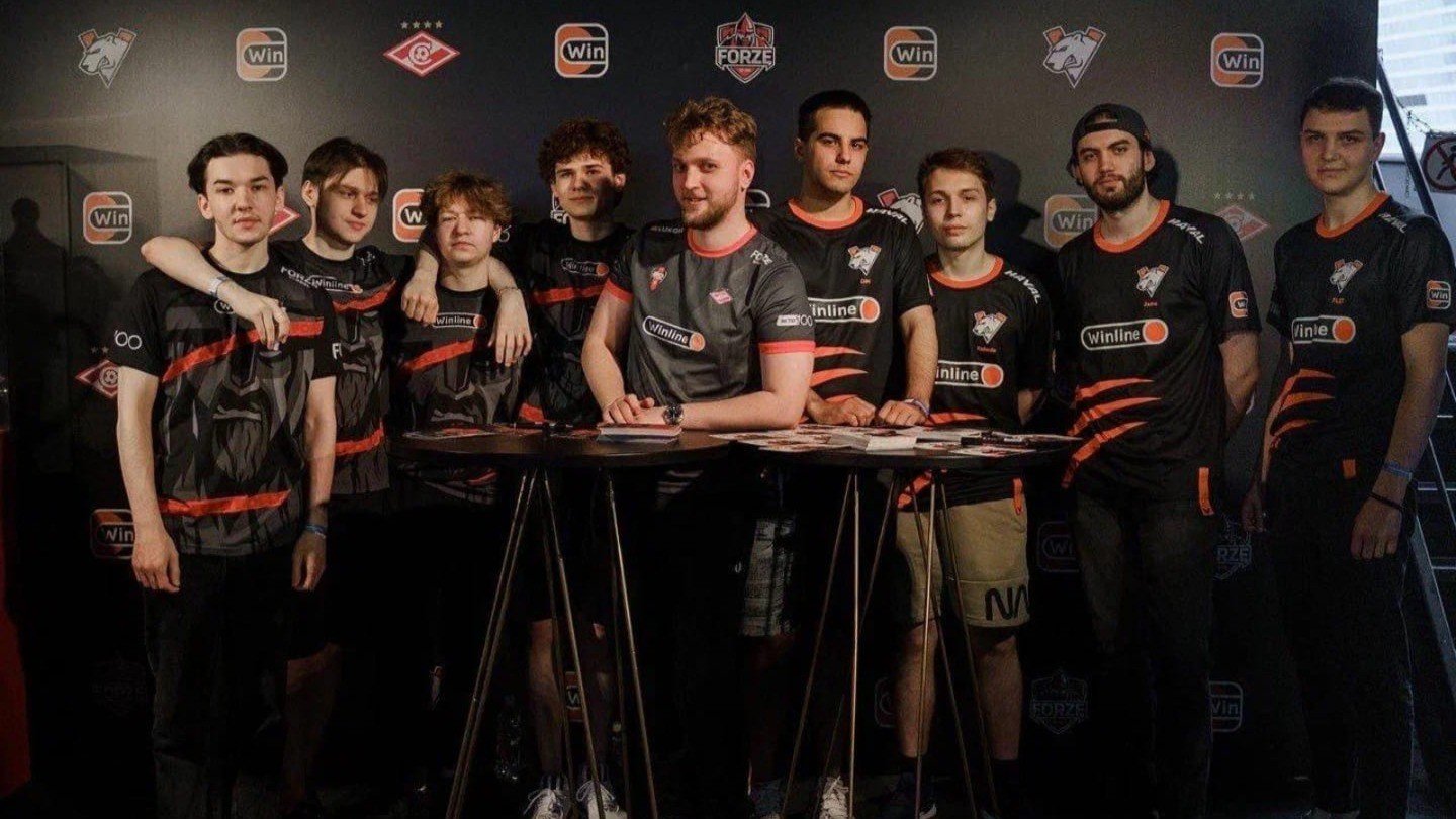 Игроки Virtuspro и forZe сыграли на корабле в футбол в рамках мероприятия Winliner
