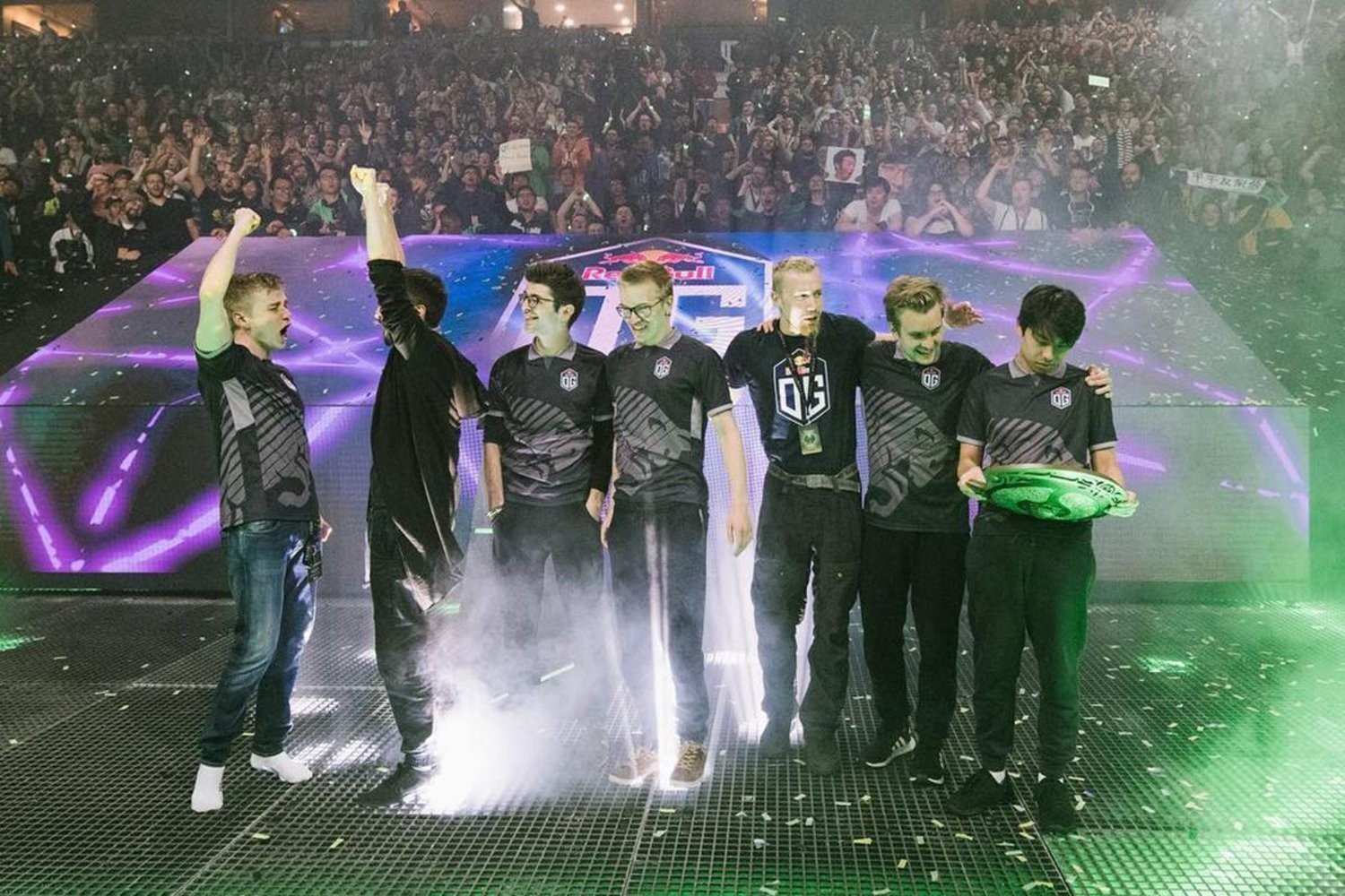 OG получили свои перстни за победу на TI8