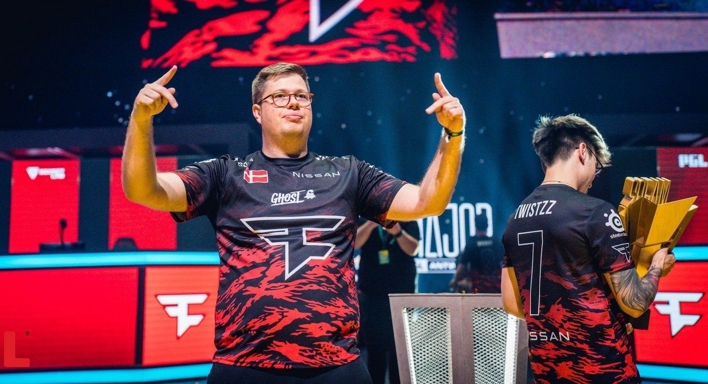 Зверь еще не проснулся  прогноз на матч FaZe и OG на BLAST Premier Fall Groups 2022