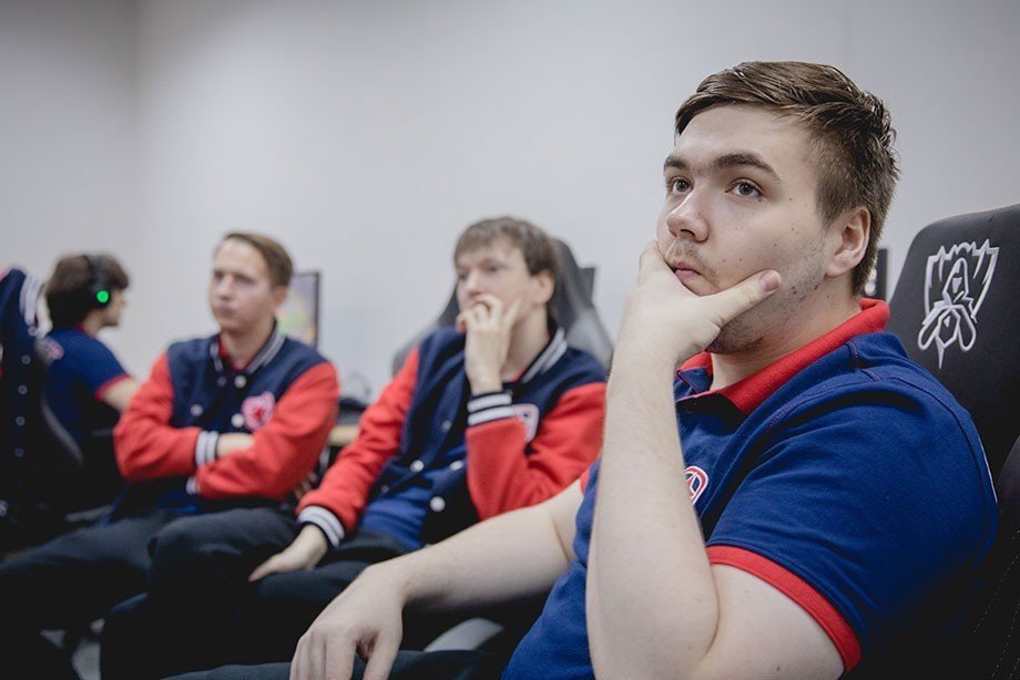Vega Squadron вышла в финал LCL 2019