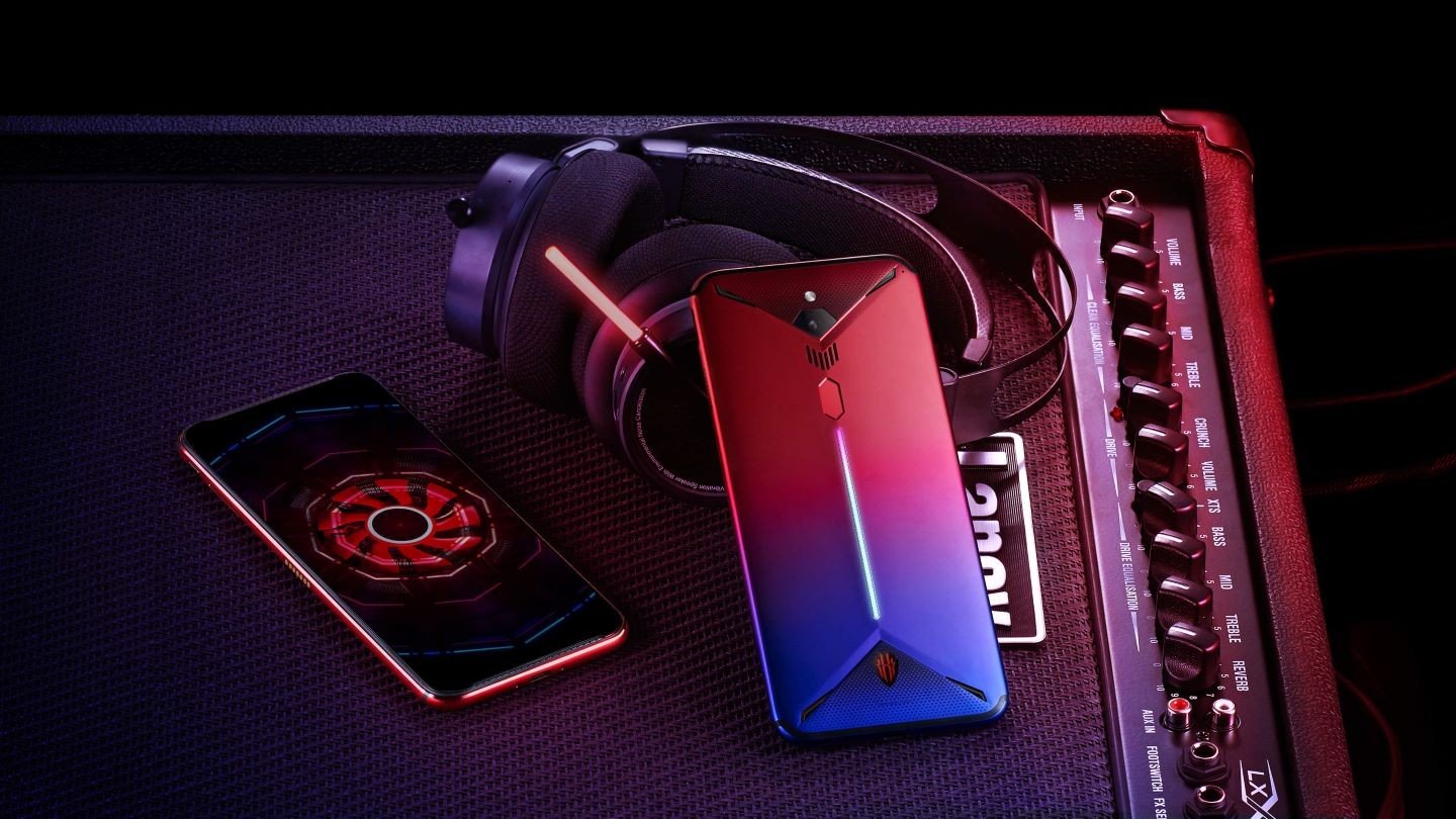 Названы самые мощные смартфоны на Android