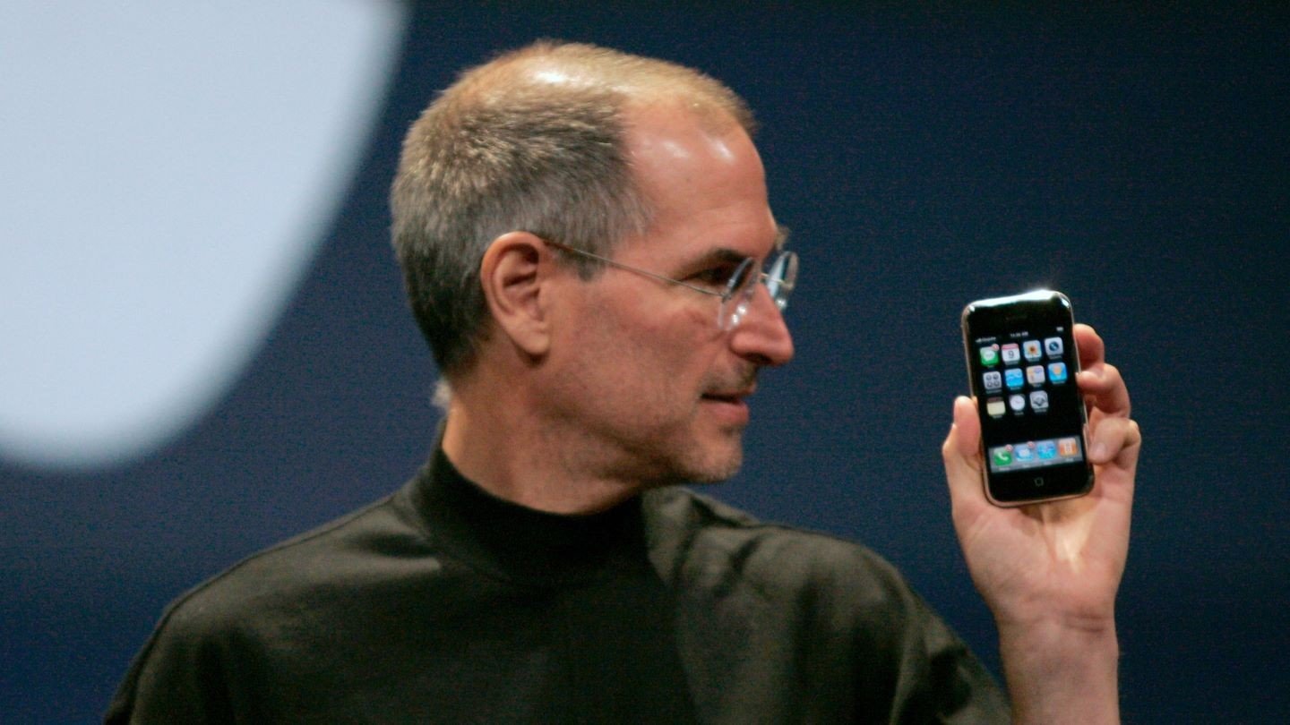 iPhone 1го поколения продают на аукционе  за него хотят получить почти 2 млн рублей