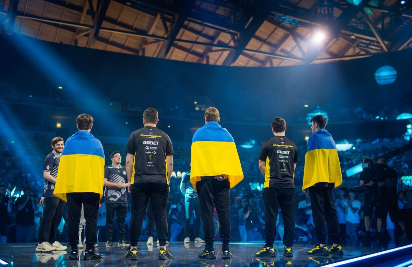 Черножелтые набирают ход  прогноз на матч NAVI vs Team Liquid на IEM Rio Major 2022