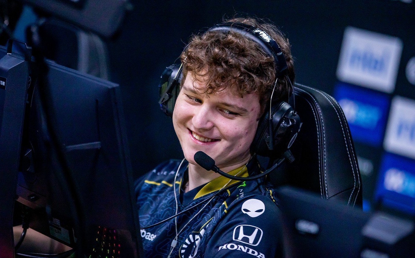 Прогноз на матч OG vs Team Liquid на BLAST Premier World Finals 2022