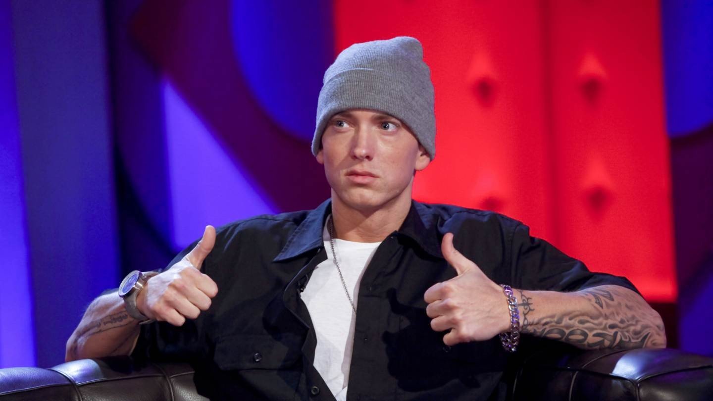 Нейросеть написала рэп про котов в стиле Eminem