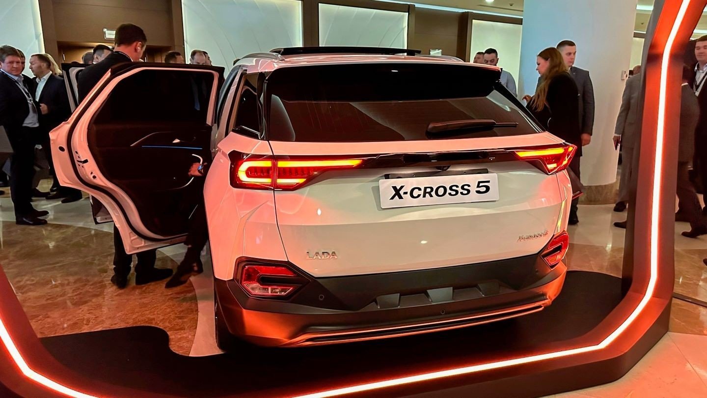 lada x cross 5