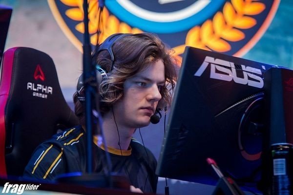 GamerLegion разорвала контракт с HS