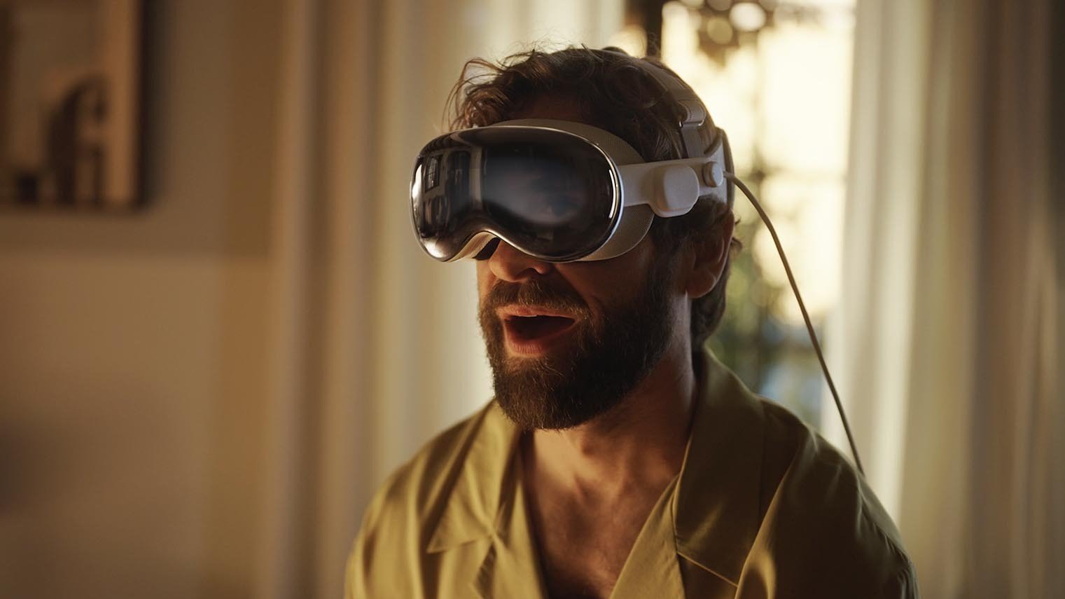 Очки Apple Vision Pro продают в России за 500 тысяч рублей
