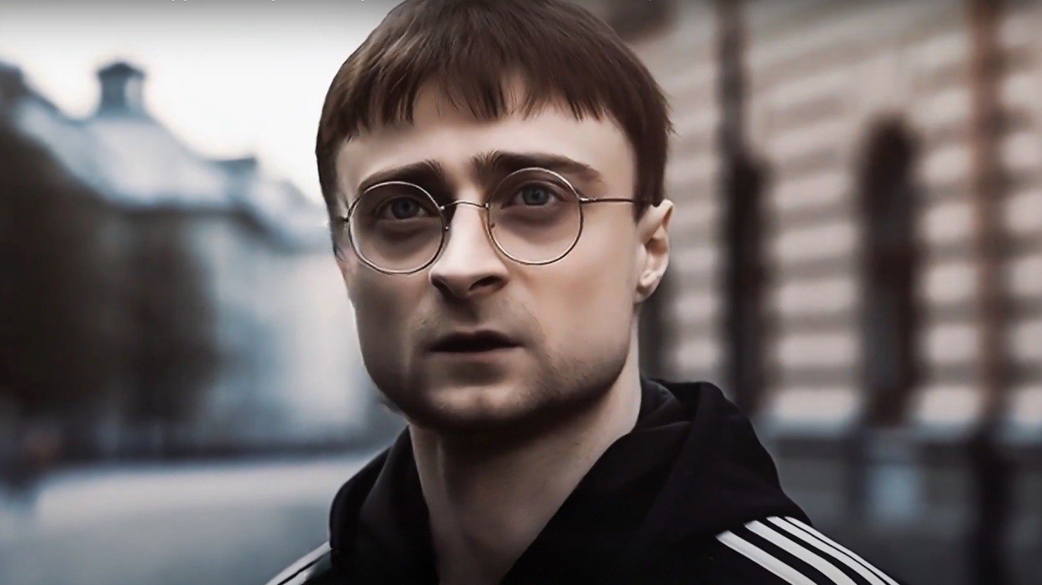 Нейросеть перенесла Хогвартс в Россию  Гарри Поттер пьет водку и носит Adidas