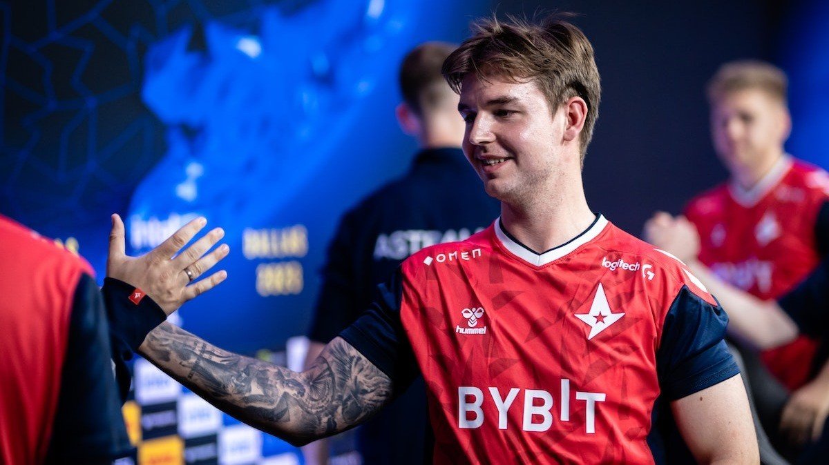 Прогноз на матч Complexity против Astralis на BLAST Premier Fall Groups 2023