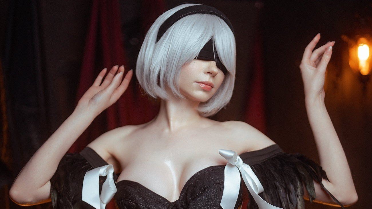 Эшли из Resident Evil 4 показала свои прелести в косплее на 2B из NieR Automata