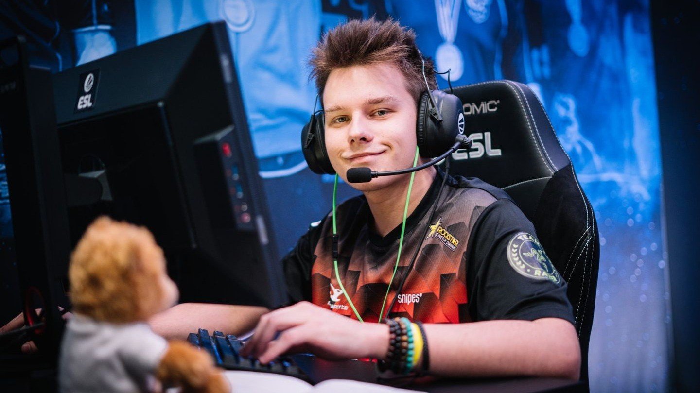 Mouz dota. Niko mouz. Frozen mousesports. David Čerňanský. Mousesports 2022.