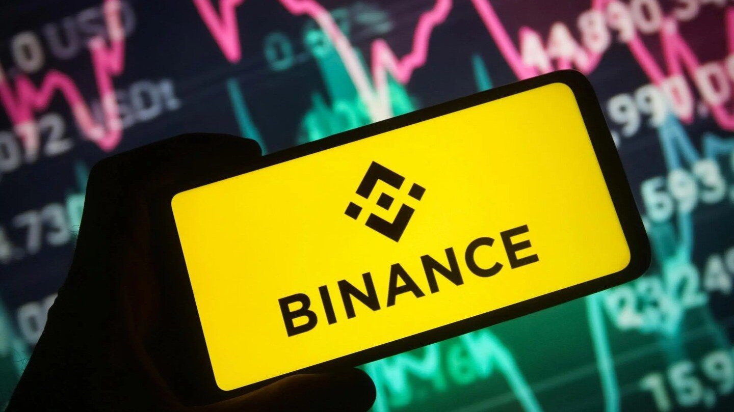 Криптобиржа Binance прекращает свою деятельность в России