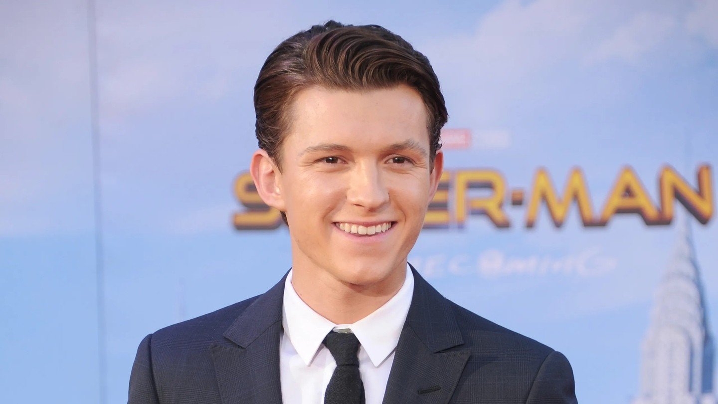 Гeймеры полюбили новый дизайн Питера из Marvels SpiderMan 2  он похож на Тома Холланда