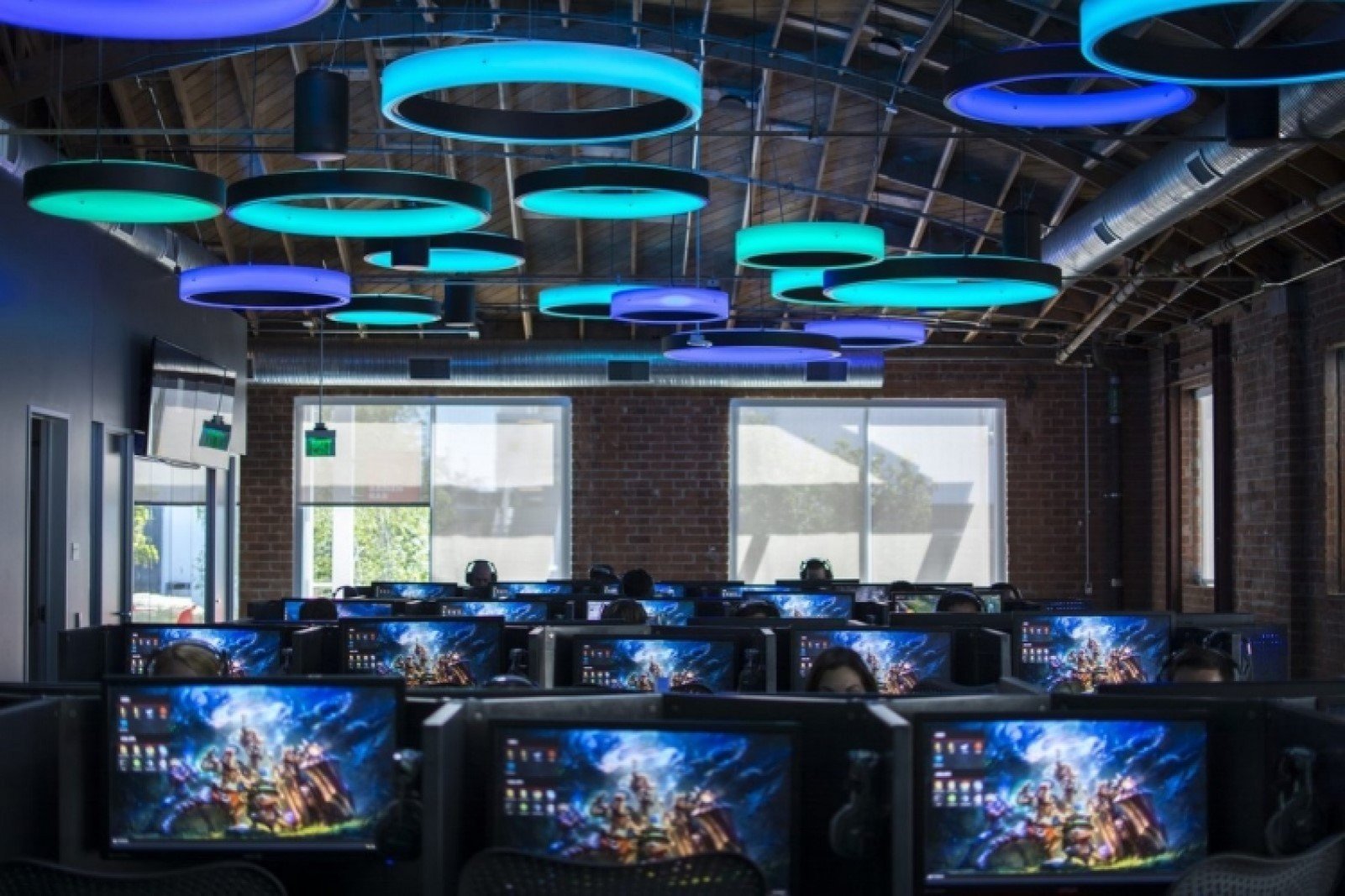Riot Games отстранили сотрудника за негативные высказывания о Джордже Флойде