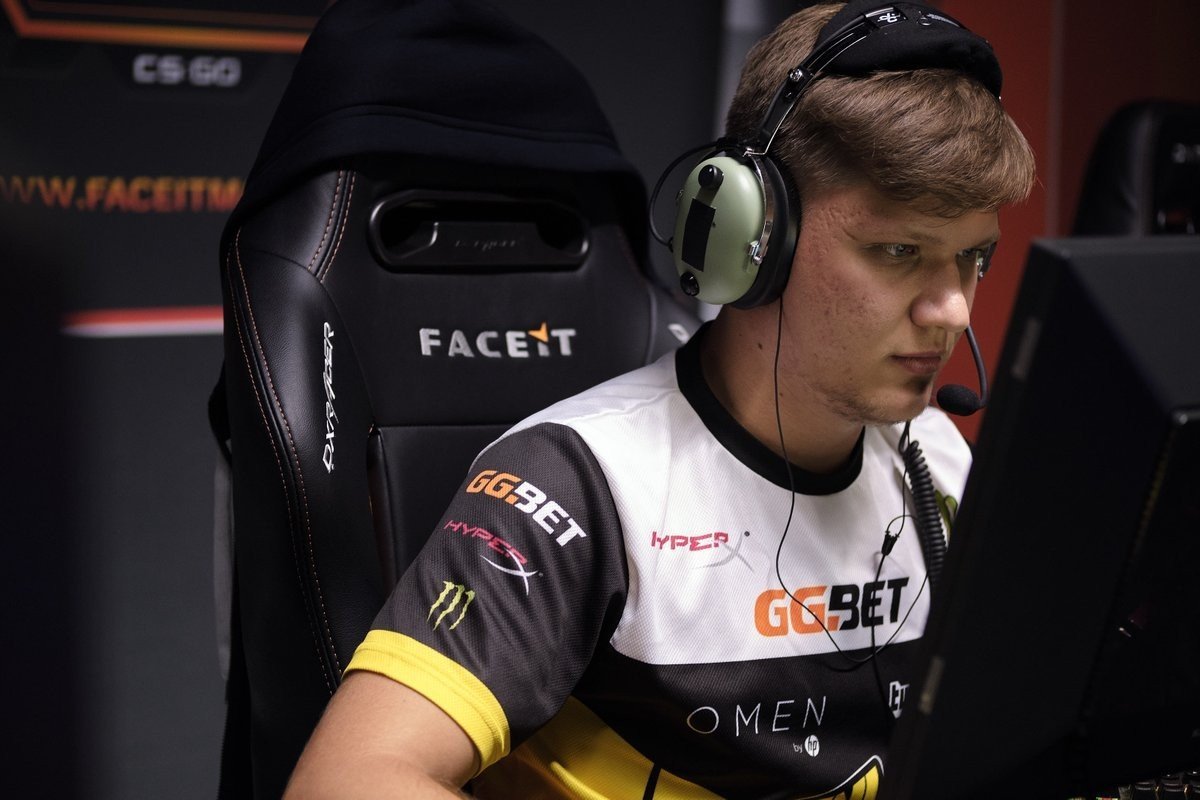 Симпл. Navi Александр s1mple. S1mple CS go. Александр s1mple Костылев. Саша Костылев simple.