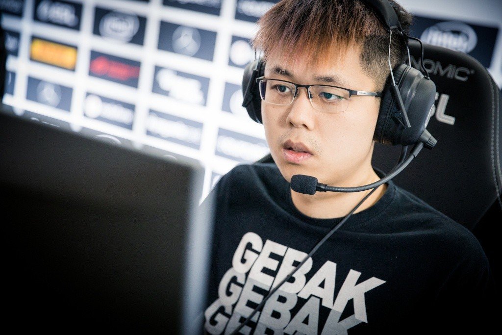 EternaLEnVy получил Divine Rapier на день рождения