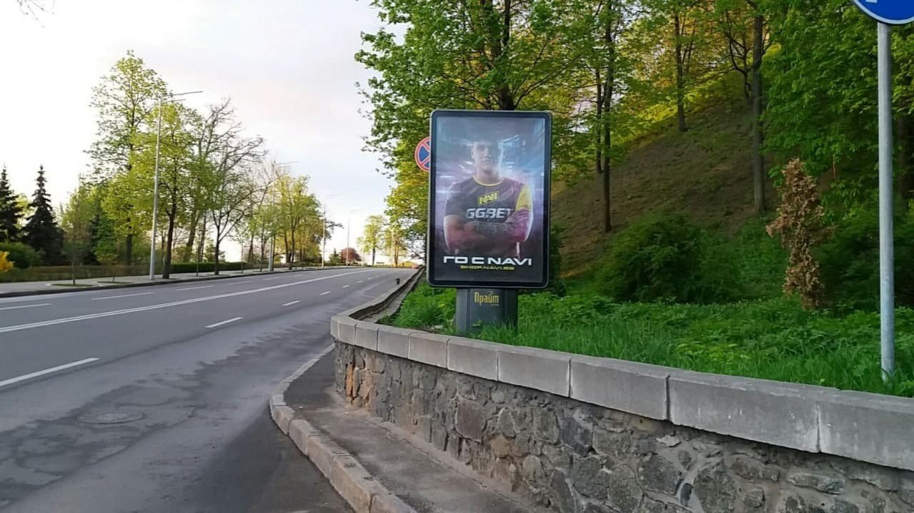 Natus Vincere разместила s1mple на наружной рекламе в Киеве