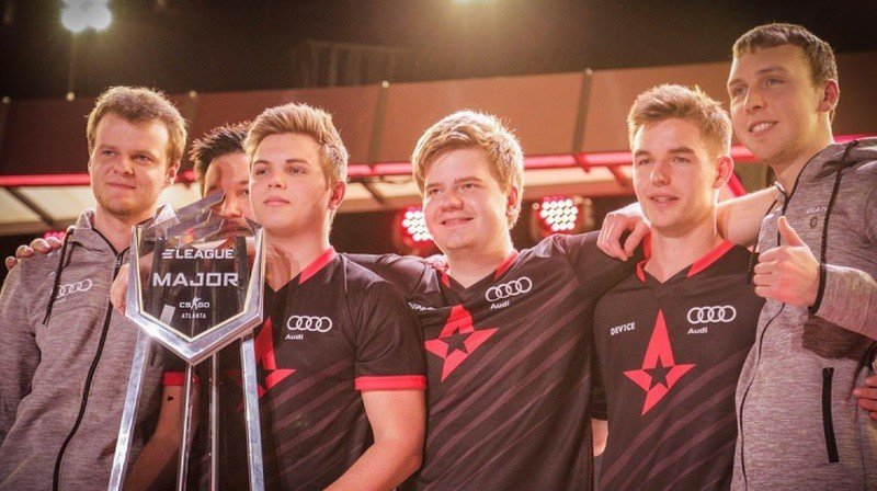 LoL кофе Dota и шампунь Бренды и киберспорт