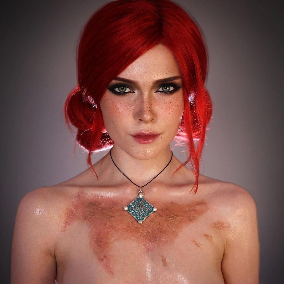Она получила шрамы на груди в битве при СодденХилле Илона Бугаева показала Трисс Меригольд из The Witcher 3