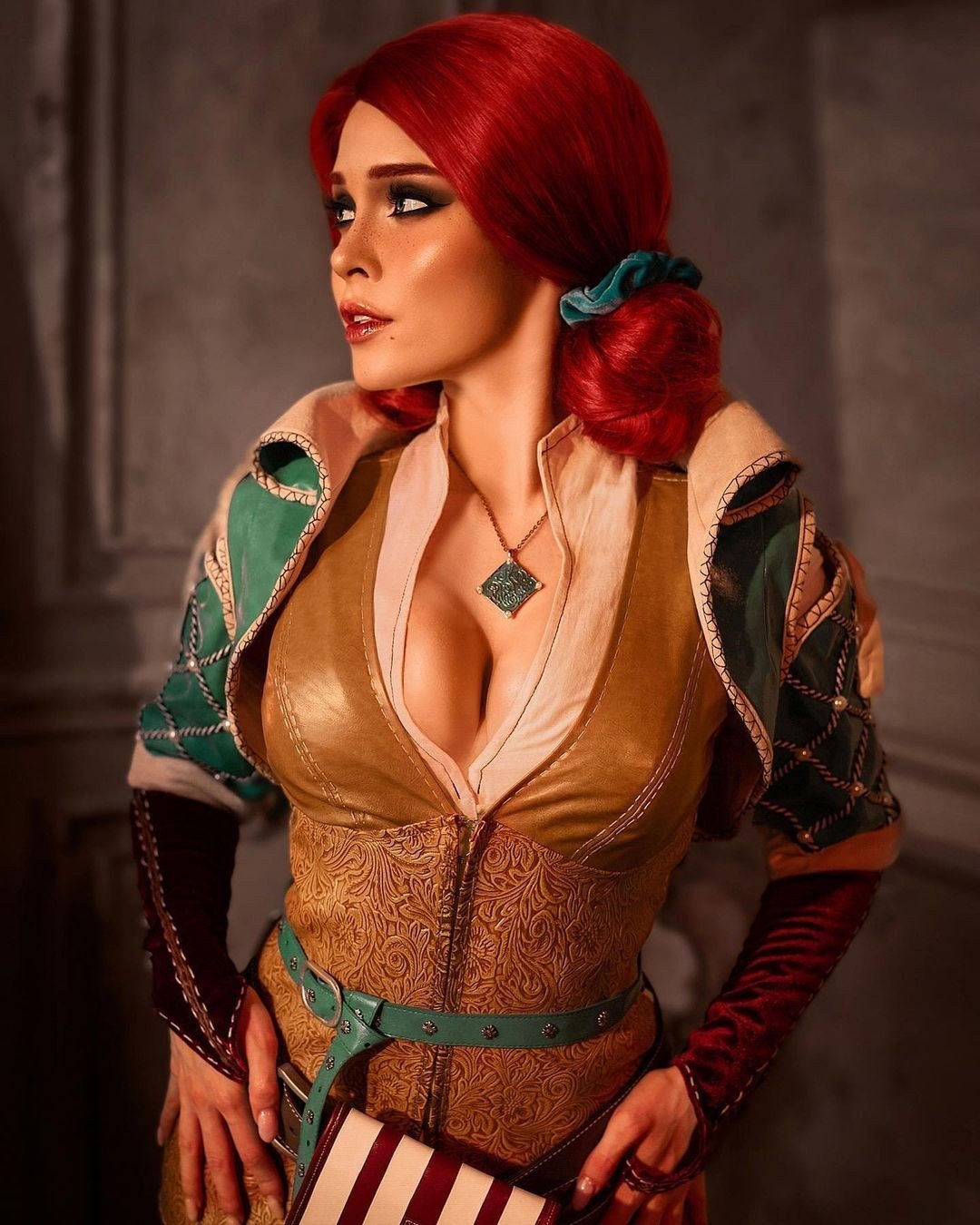 Она получила шрамы на груди в битве при СодденХилле Илона Бугаева показала Трисс Меригольд из The Witcher 3