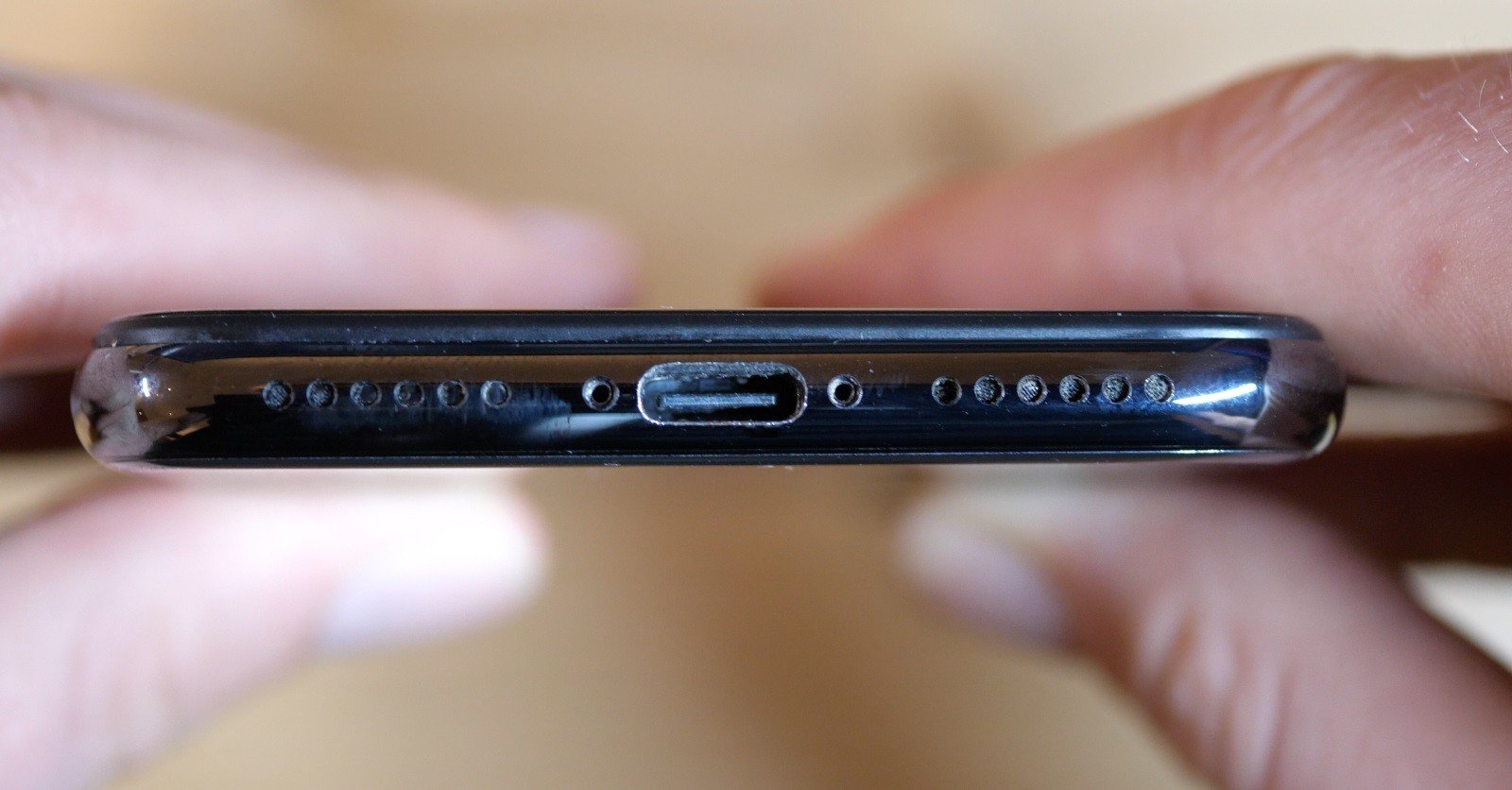 iPhone X продали за 6 миллионов рублей у него одно маленькое отличие