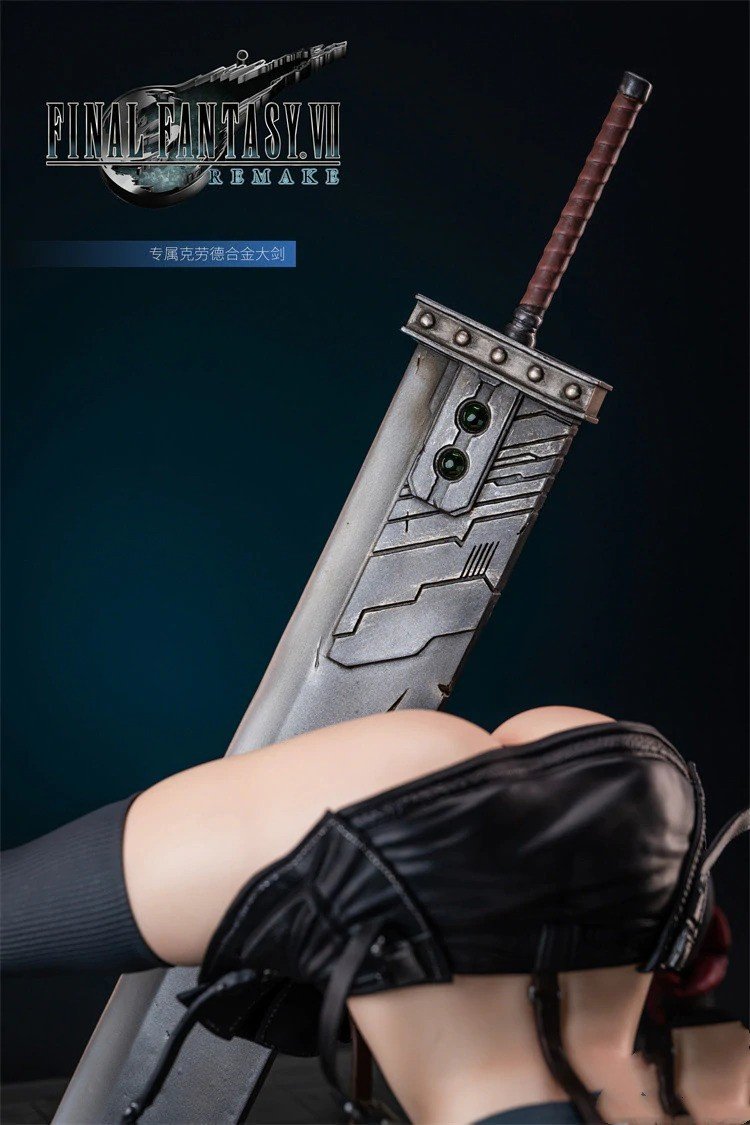 Вышла новая фигурка Тифы из Final Fantasy она голая и стоит 42 тысячи рублей