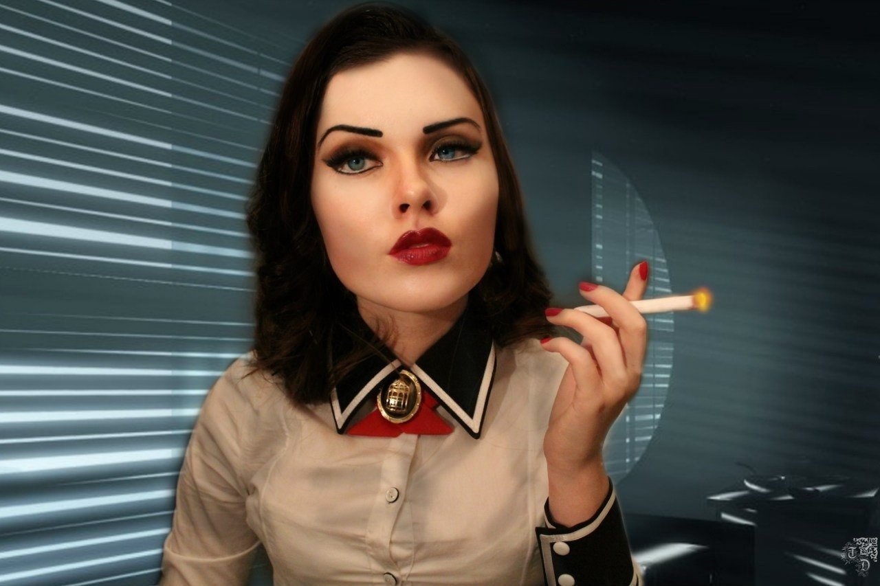 Косплей сексуальная Элизабет из BioShock в стрингах и корсете
