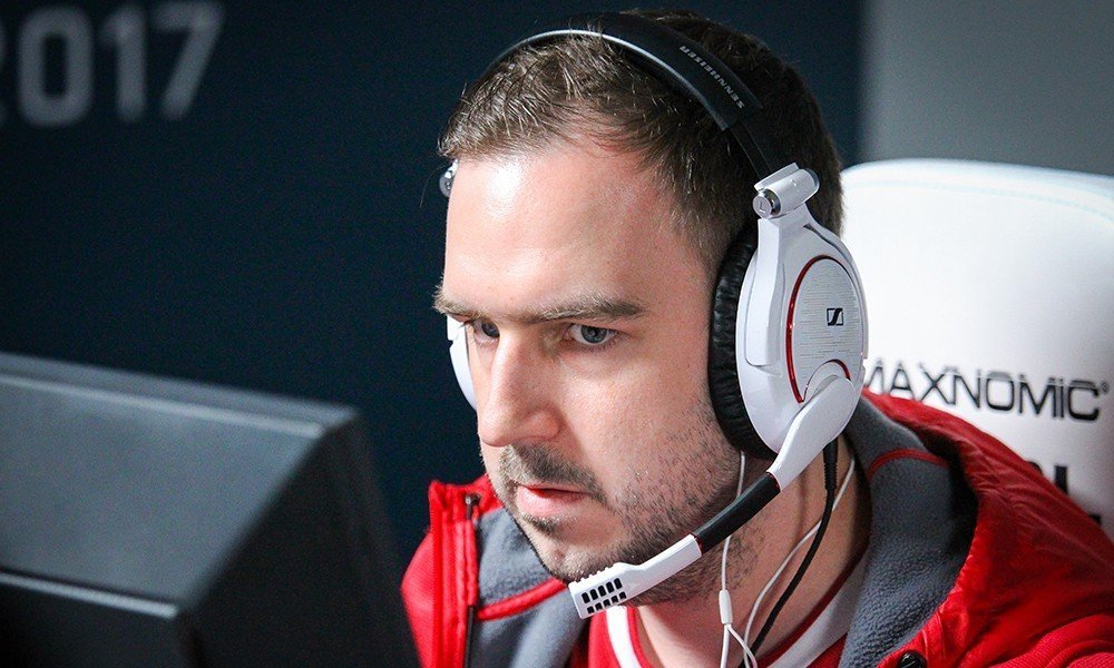 Oskar о наказании тренеров в CSGO Я бы честно говоря забанил Valve за то что она гадит на свою лучшую игру