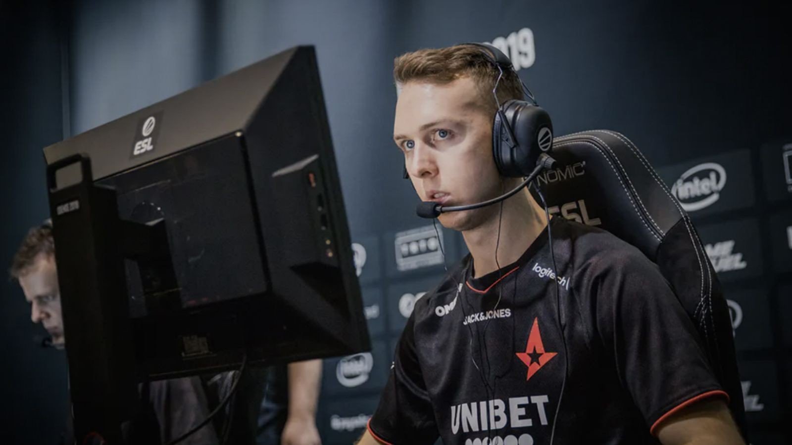 Gla1ve Нельзя рассчитывать на то что буду выигрывать всё после такого длительного перерыва