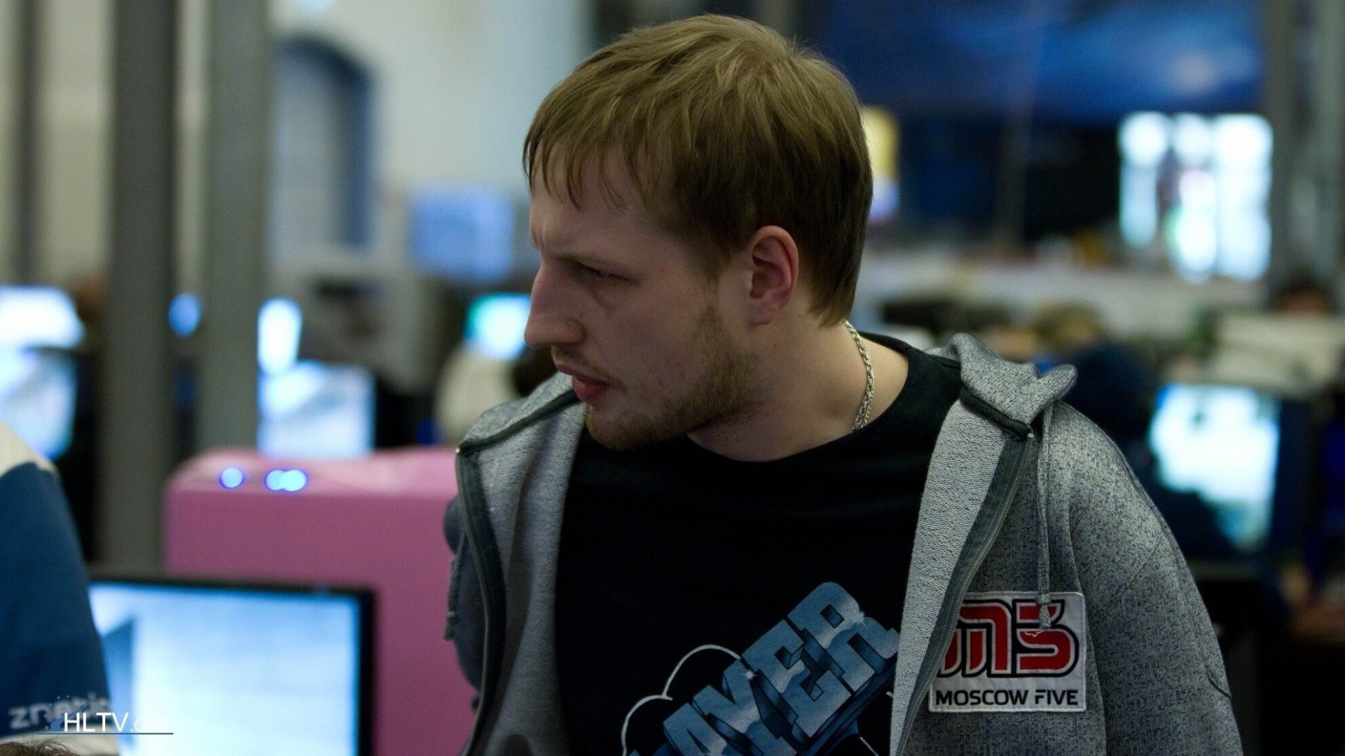 Тренера Gambit Youngsters обвинили в использовании бага с камерой в CSGO