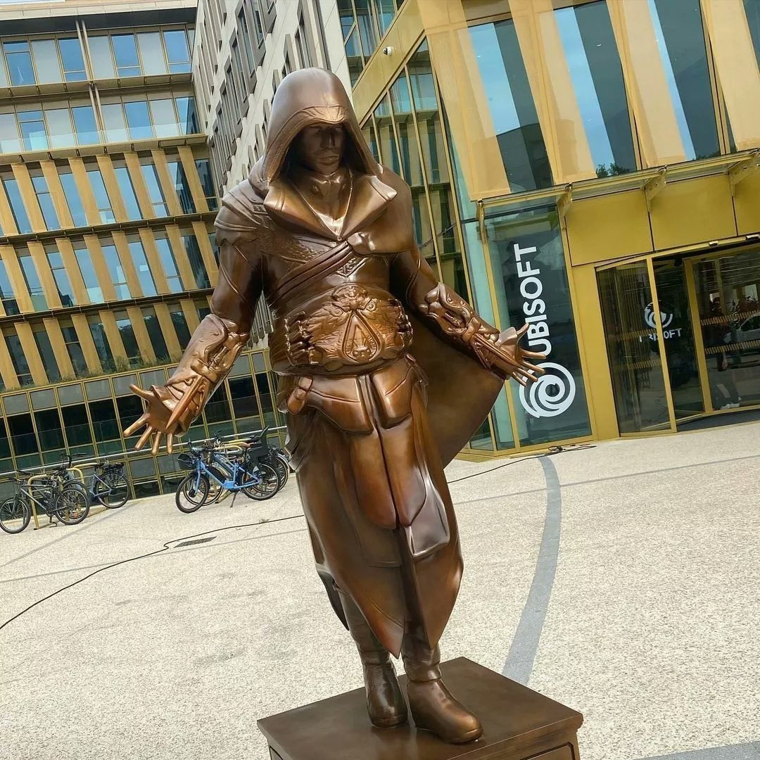 Во Франции поставили памятник герою одной из лучших частей Assassins Creed