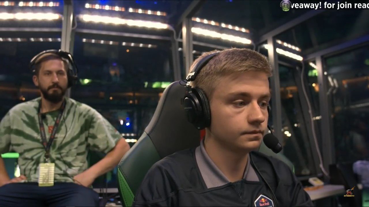 Redditбурлит в Dota 2 появился свой Месси