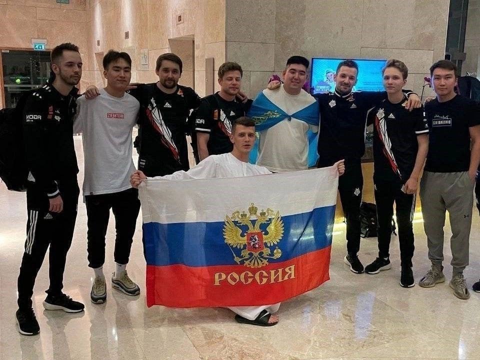 Фанаты CSGO требуют снять G2 c BLAST World Finals изза фото с российским флагом