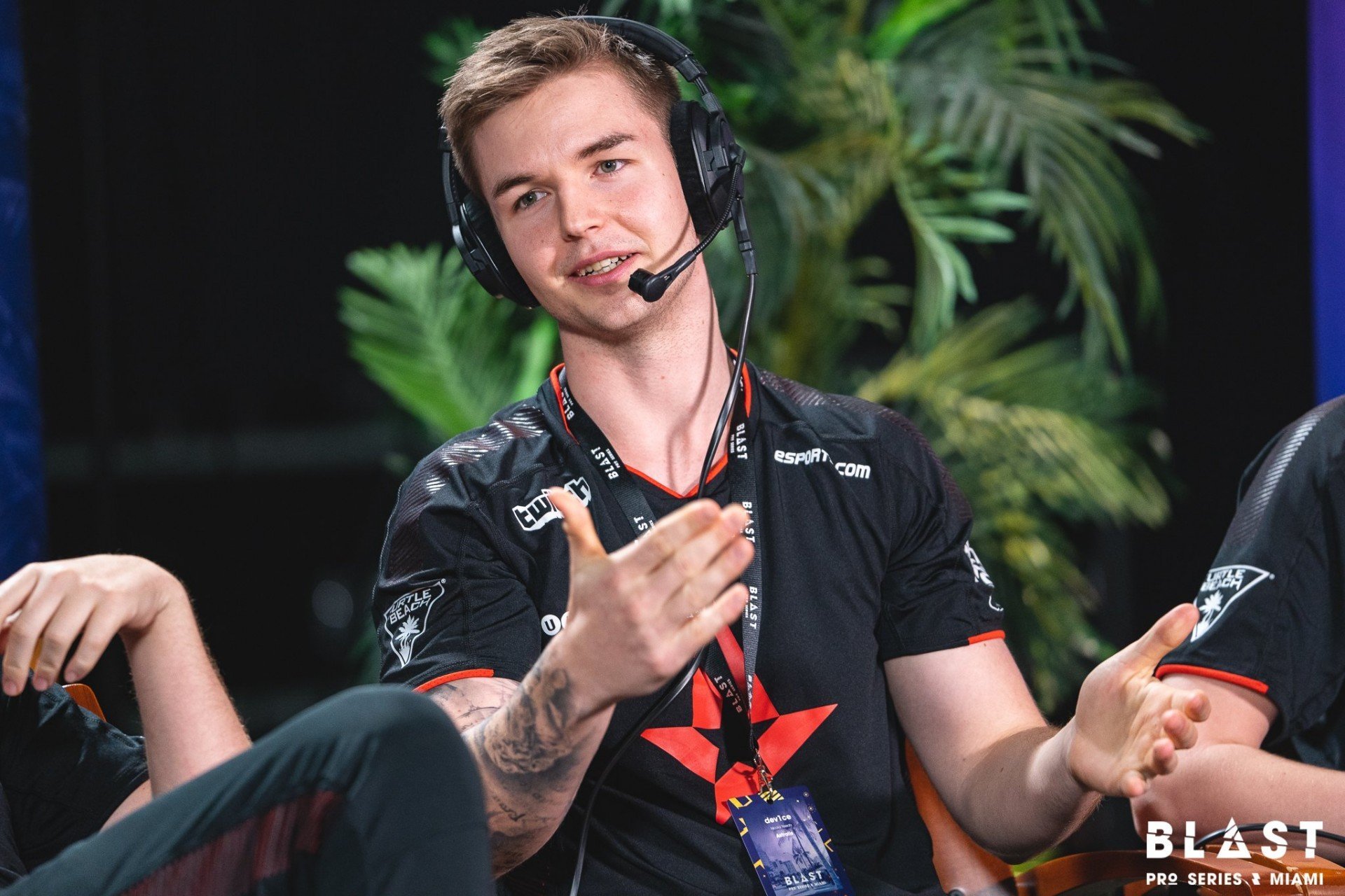 device Замены игроков по ходу матча  это будущее CSGO