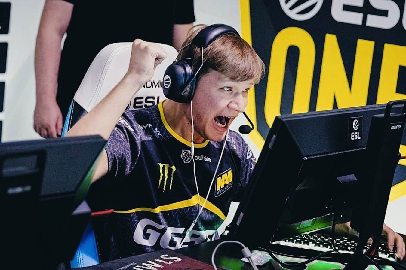 s1mple достиг 2 млн фолловеров на Twitch  топ1 стример СНГ