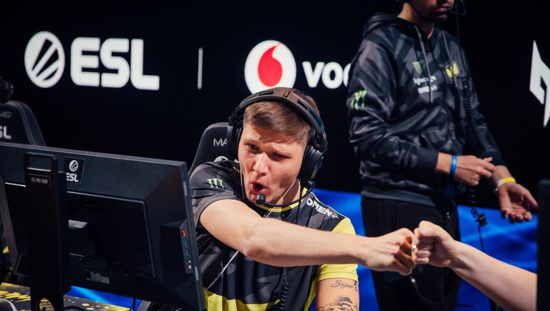 s1mple назвал команду мечты  в нее вошли ZywOo и gla1ve
