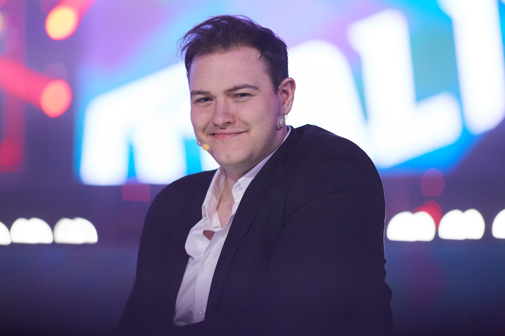 Slacks объяснил почему bullwhip  лучший предмет в Dota 2