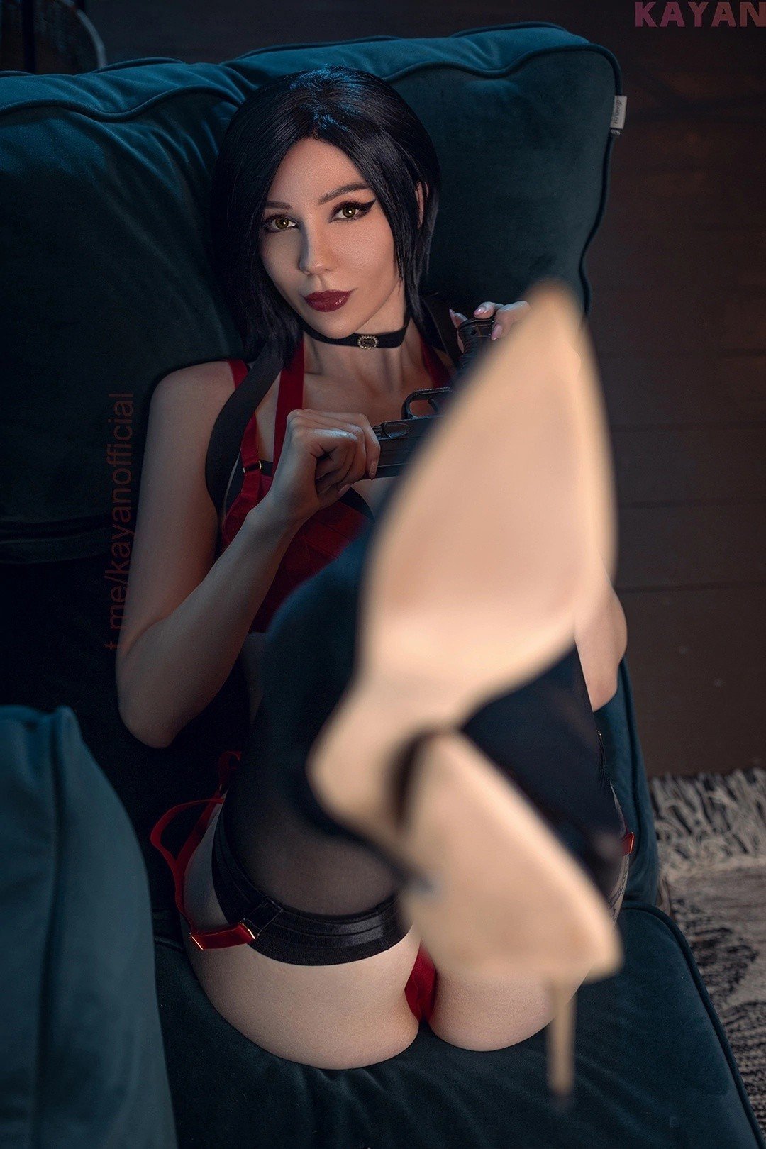Косплей сексуальная Ада Вонг сняла платье в ожидании ремейка Resident Evil 4