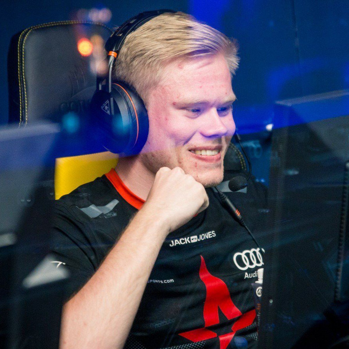 Magisk Рад быть в топ11 Спасибо фанатам за поддержку