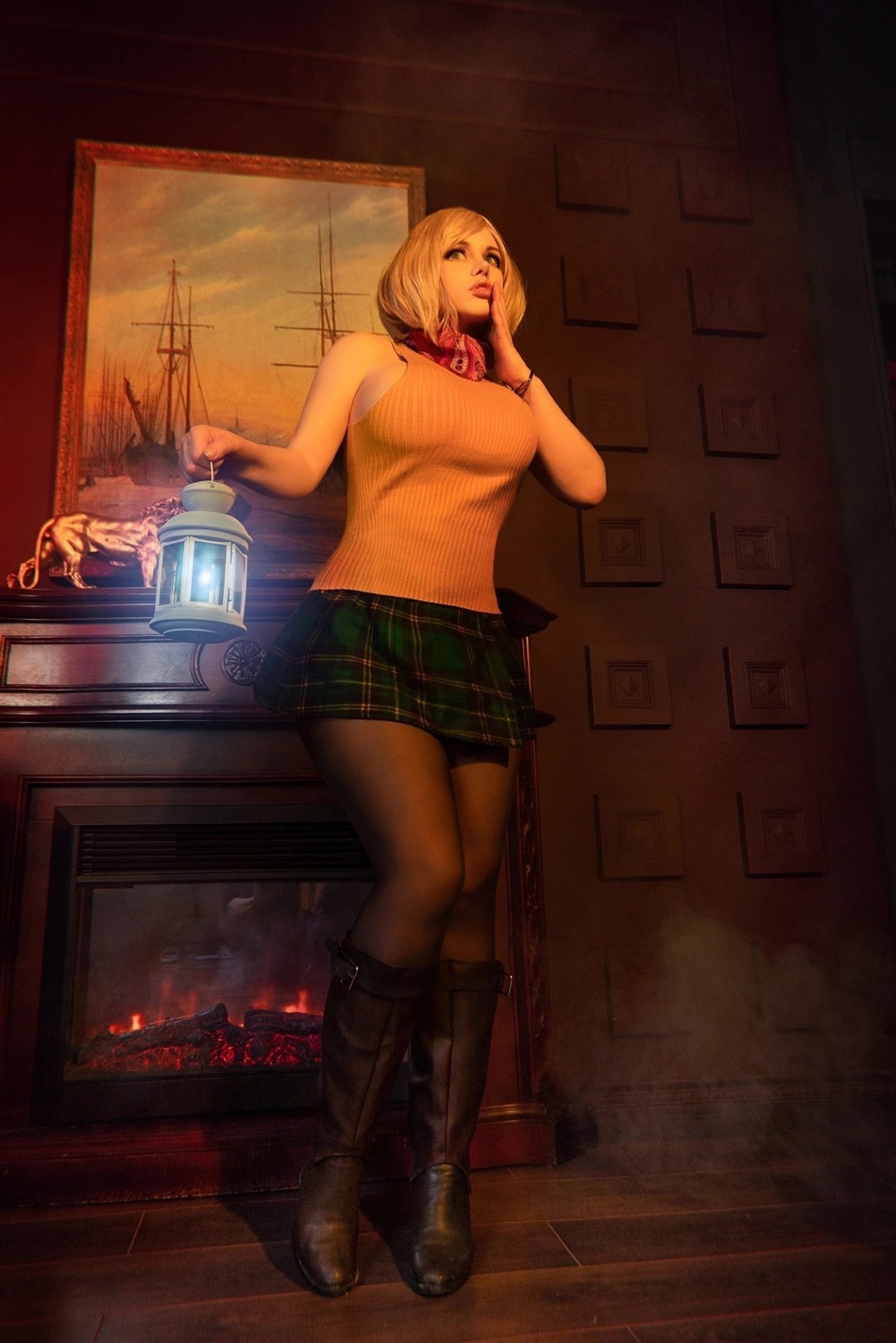 Сексуальная россиянка позирует без белья в косплее на Эшли из Resident Evil 4