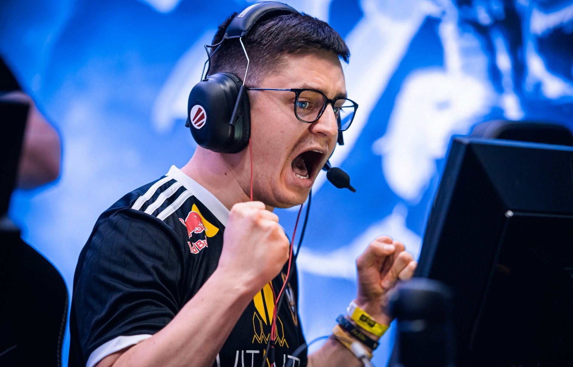 Apex взял перерыв от соревновательного CSGO