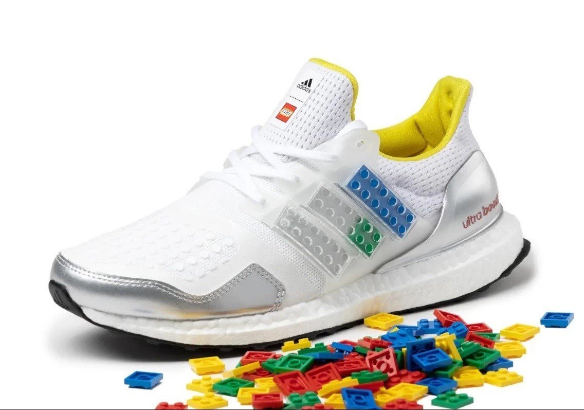Adidas выпустила кроссовки в коллаборации с LEGO